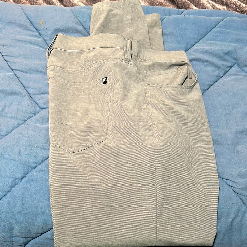 Travis Mathew Light Grey Open to Close Golf Pants Size 36w30L great condition!